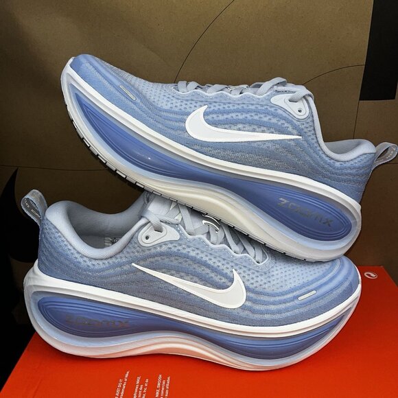 NEW Nike Vomero Plus Running Football Gray HV8154-003 Women's Size 8 - Picture 1 of 7